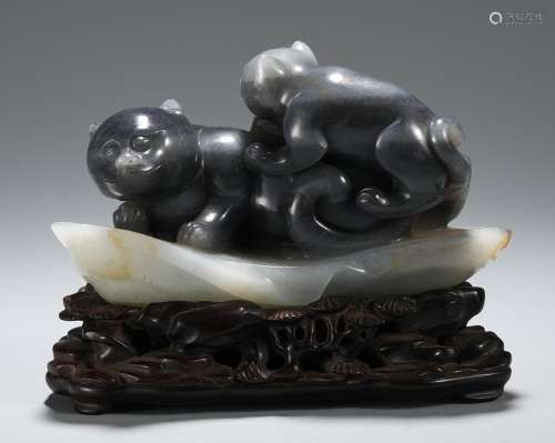 The jade, jade and beast furnishing articlesSizes, 6 cm long...