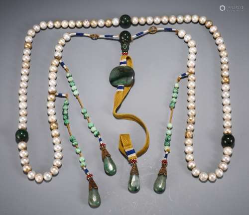 Court beads, pearlsSize, diameter of 1 cm weighs 250 gDescri...
