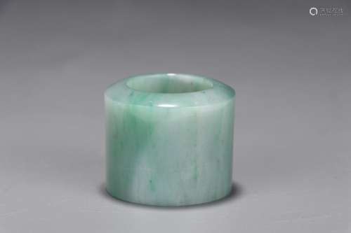 Jade: BanZhiInside diameter of 2.1 cm, 2.7 cm high, 0.5 cm t...