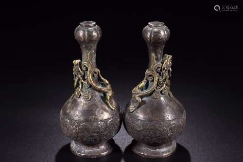a pair of silver and gold panlong garlic bottleSize8.3 cm in...