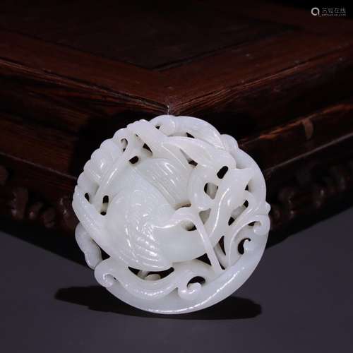 Hetian jade green pendant engraved look its actionSpecificat...