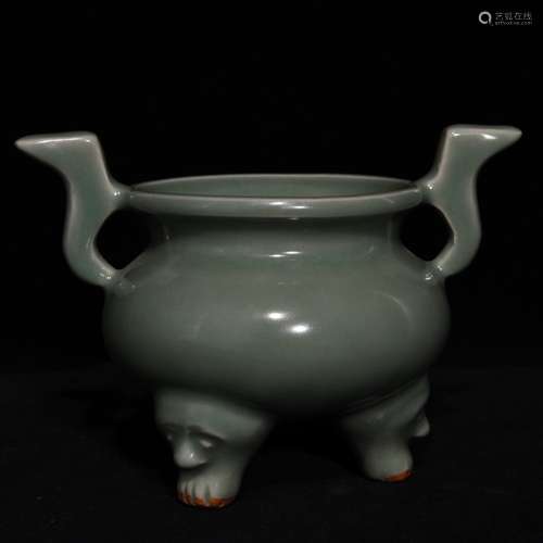 12.4 x17.4 longquan plum green glaze ears furnace