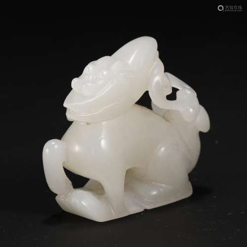 Jade beast furnishing articlesSize is 4.5 5.1 1.8 cm wide we...