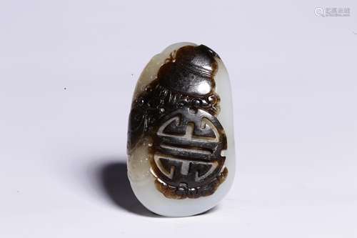 Hetian jade live hand piece6.2 * 3.8 * 1.5 cm and weighs 67 ...