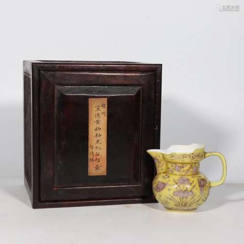 With yellow glaze youligong red fish grain mitral pot.Size: ...