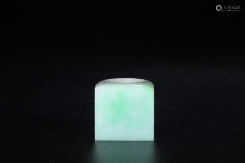 Jade moire BanZhiSize 3 cm diameter 2.1 cm weighs 53.5 g.