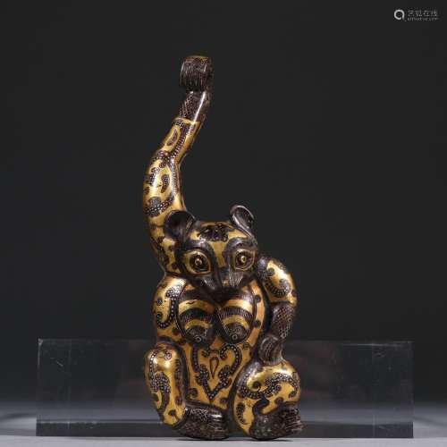 Copper foetus "bear" of gold or silver hook.Specif...