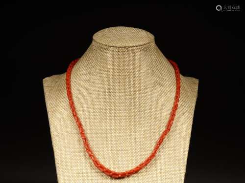 Red coral necklaceSize: 20 cm long weighs 10.4 g.