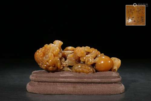 ."Royal play" shou tian hand-carved benevolent gan...