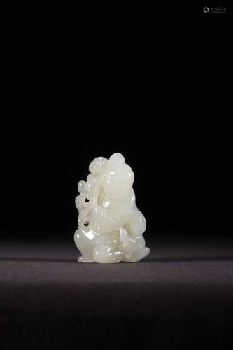 Hetian jade carved the lad furnishing articlesSpecification:...