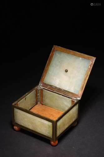 A JADE AND AGATE INLAID BRONZE RECTANGULAR BOX