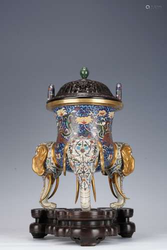 QIN DYNASTY, CLOISONNÉ ENAMEL, SMOKER WITH THREE ELEPHANT FE...