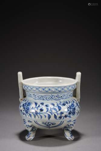 MING DYNASTY, BLUE AND WHITE LOTUS PATTERN, INCENSE BURNER