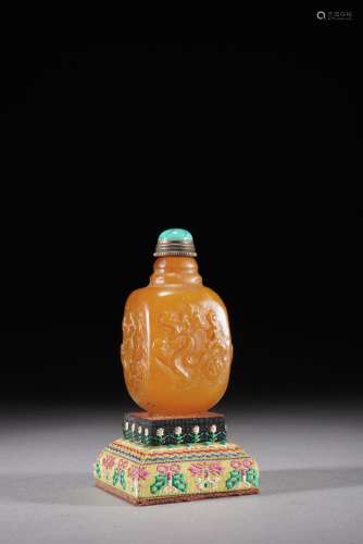 A TIANHUANG CARVED AND INSCRIBED SNUFF BOTTLE