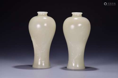 Hotan yu-mei bai bottles a pair, hotan white jade carved mon...