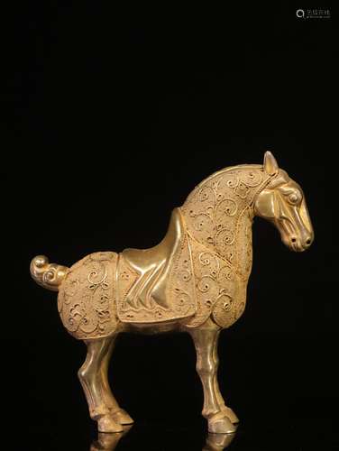 .Copper and gold horse furnishing articlesSize: 11.7 cm high...