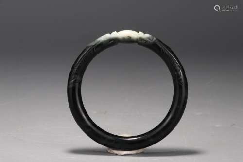: hetian jade dragon playing a pearl bracelet black and whit...