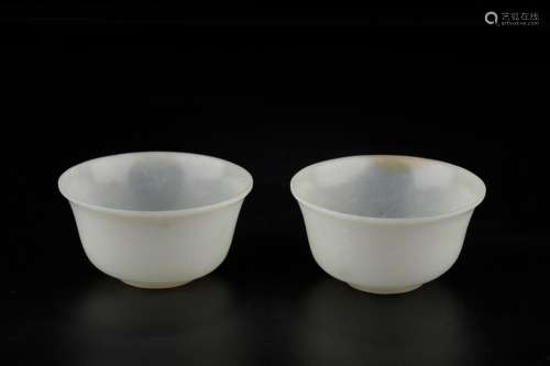 , a pair of hetian jade bowlSize: 5 9 cm wide: 100 gramsBowl...