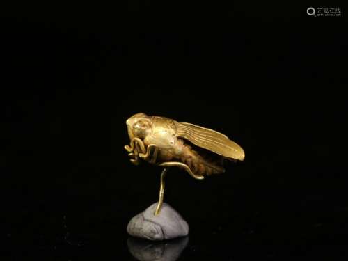 .Pure gold casting little golden cicadaSize: 0.9 cm thick, 2...