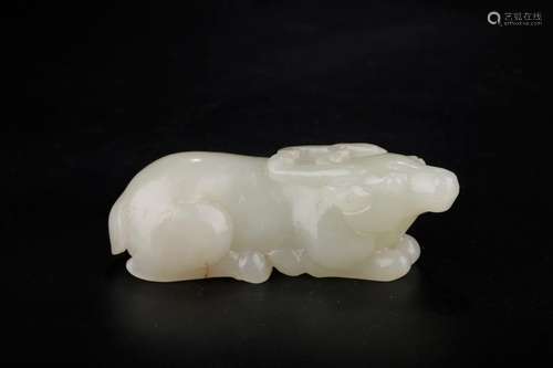 Furnishing articles, hotan jade lying cattleSize: 11 * 4 * 4...