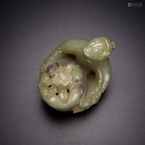 And Tian Shan smoked, the jade oil moisten, carved exquisite...