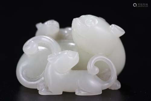 : hetian jade catLength 4.6 cm width 4 cm high 3.1 cm weighs...