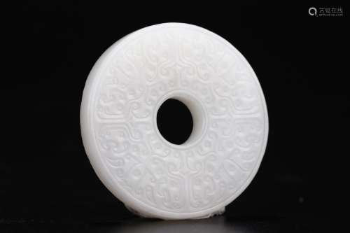 : hetian Bai Yugu grain jade wall5.6 cm in diameter 0.8 cm t...