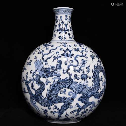 Blue and white dragon flat bottle x32.5 45.5 cm