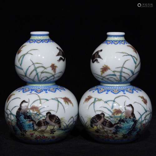 Colored enamel LuYanWen gourd bottle, high diameter of 7.8 1...