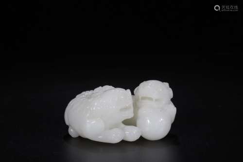 Night: hetian jade lion play ball furnishing articlesSize: 3...