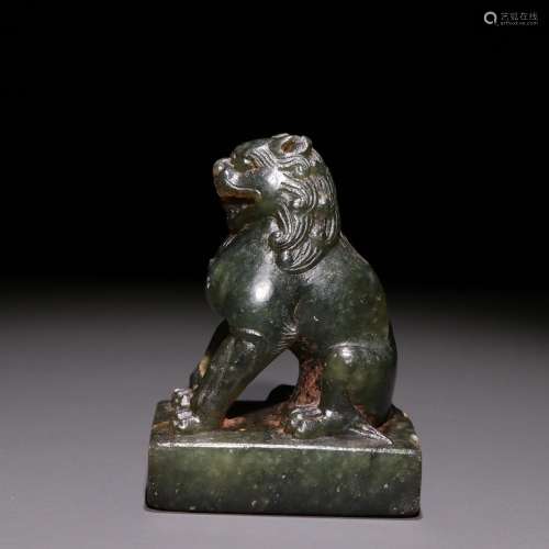 Green jade lion furnishing articlesSpecification: high 7.9 c...