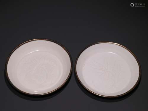 Ding kiln porcelain hand-cut plated with gold disc of a coup...