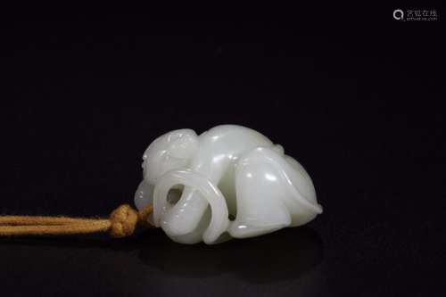 : put a hetian jade the ladSize: 4.8 cm wide and 3.8 cm high...