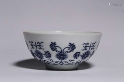 Blue and white lotus flower green-splashed bowlsInscription:...