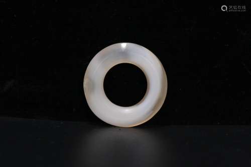 Juicy, agate ring, colour and lustre is clean, maintain good...