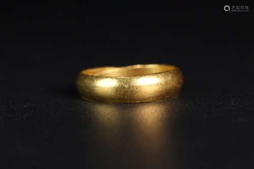 Old gold ring, with laojin ring, element face, in hard curre...