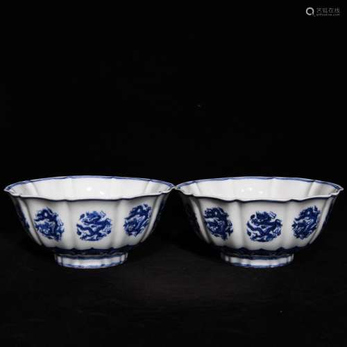 Blue and white dragon 8.8 x19.8 ten bowl edges