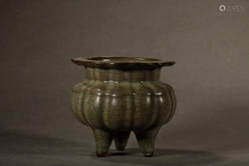 Three-legged censer, elder brother kiln (finish)Size 11 x 11...