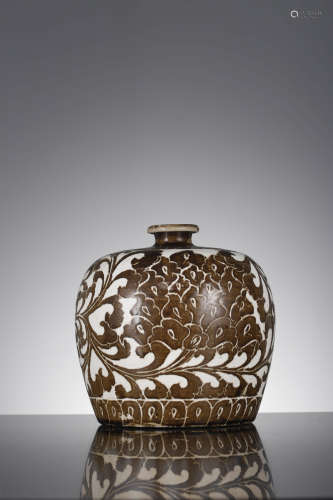 A Cizhou Ware Peony Ovoid Vase