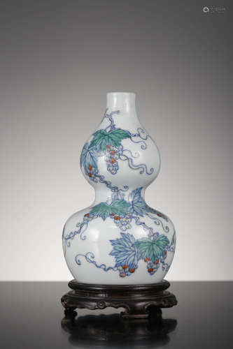 A Doucai Glaze Grapevine Double-Gourd-Shape Vase