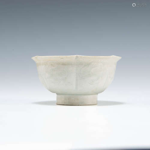 宋代   影青花口碗A Chinese yingqing bowlSong dynasty