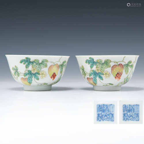 清道光   粉彩過枝籟瓜碗一對A pair of Chinese famille rose bo...