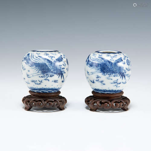 民國   青花龍鳳紋水盂一對（附木座）A pair of Chinese blue and ...