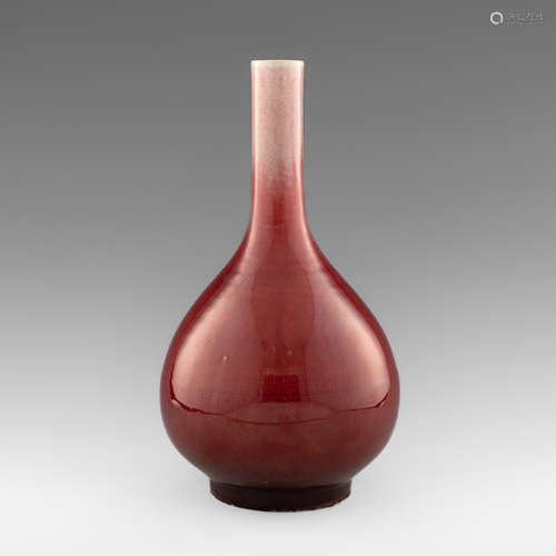 十九世紀   紅釉膽瓶A Chinese red-glazed dan vase19th century