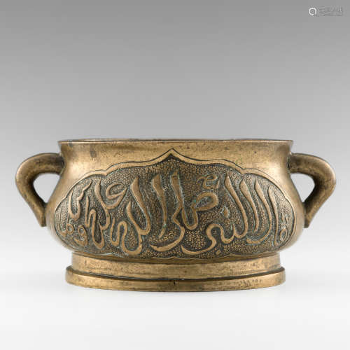 十九世紀或更早   銅阿拉伯文岫耳爐A bronze Arabic glaze cense...