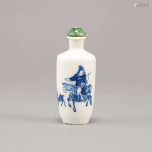 十九世紀   青花人物鼻煙壺A Chinese underglaze blue and white...