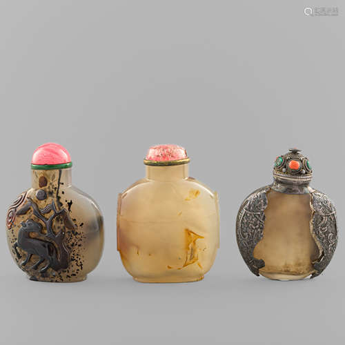 十九世紀 瑪瑙鼻煙壺三只Three Chinese agate snuff bottles19th...