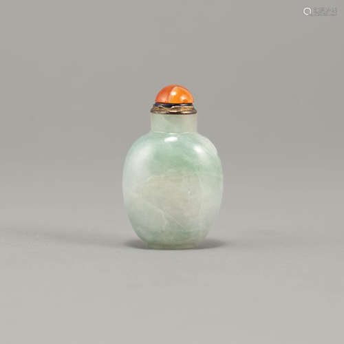 十九世紀   翡翠鼻煙壺A Chinese jadeite snuff bottle19th cent...