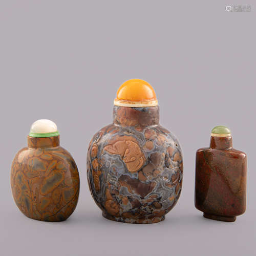 十八/十九世紀 瑪瑙鼻煙壺三只Three Chinese agate snuff bottle...