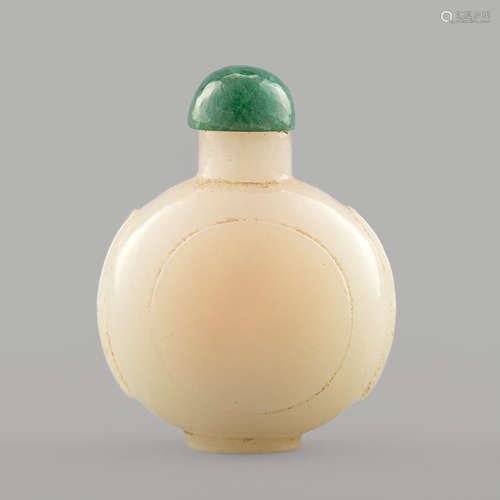 十八/十九世紀   白玉鼻煙壺A Chinese carved white jade snuff ...